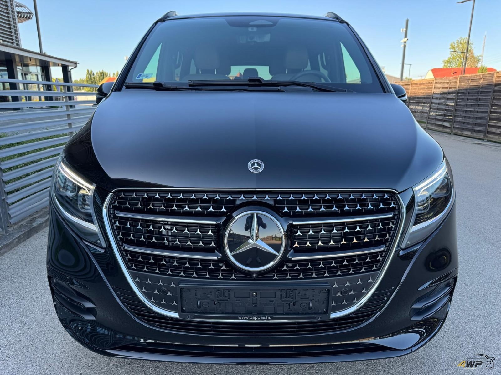 MERCEDES-BENZ V-OSZTÁLY V 300 BlueTec d Exclusive E (Automata) 4x4 (7 személyes )